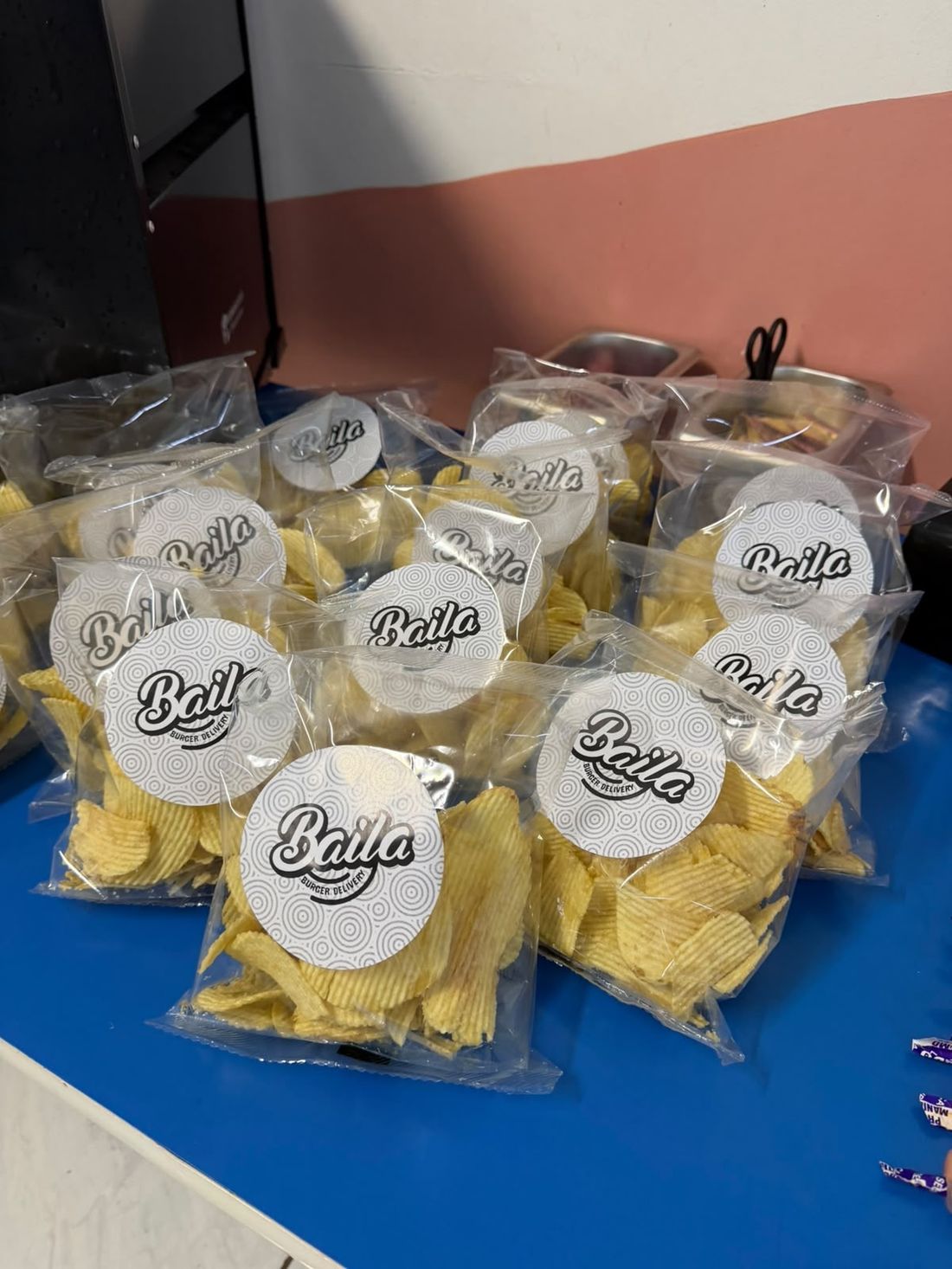 Saquinhos de chips personalizados com etiqueta Baila